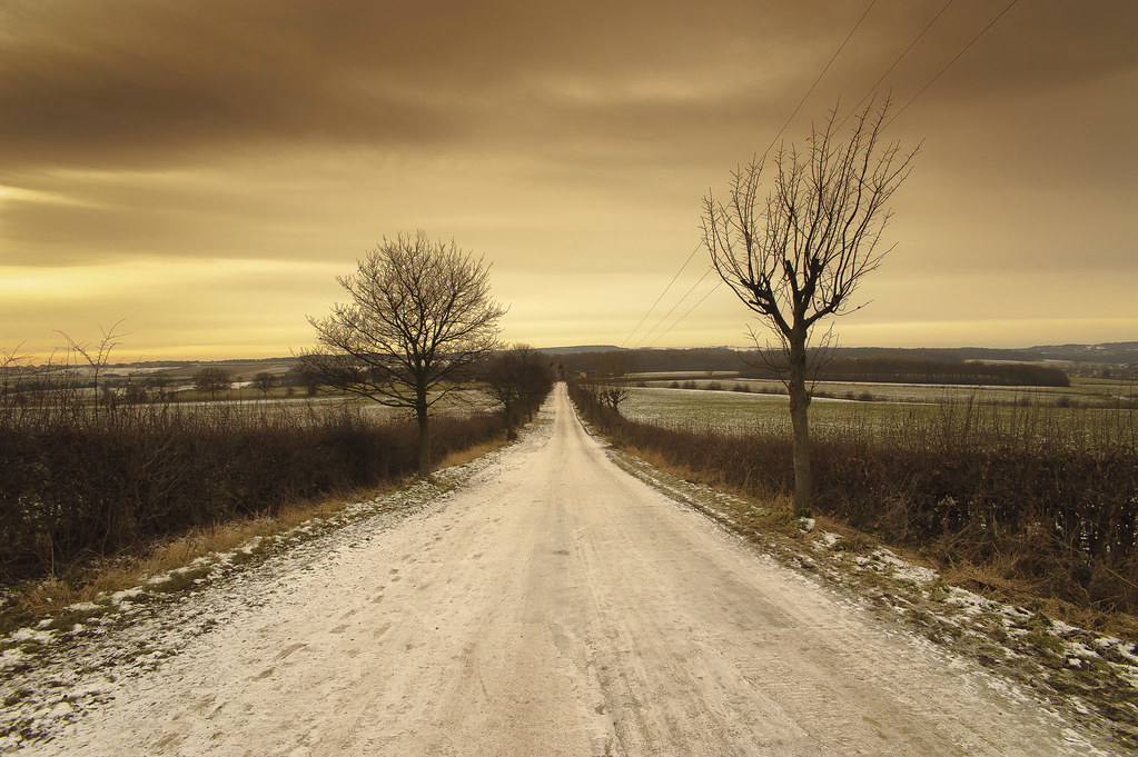 Wentworth-path-5312978756_f6a7576ca3_b
